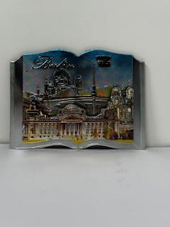 Weißblechen Kühlschrankmagnet 6x10cm mit Berlin-Motiv.
