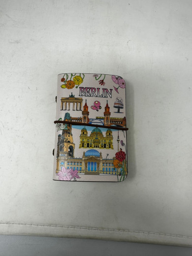 8cm X 11cm Notizblock mit Umschlag im Berliner Muster.