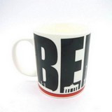 Tasse mit Aufschrift Berlin und Silhoütte