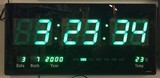 LED - Wanduhr mit Zahlen grün quadratisch digital Uhr Datum Temperatur Alarm (45x22cm) 4622mm #