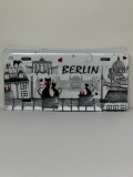 Weißblechen Kühlschrankmagnet 6x12cm mit Berlin-Motiv.
